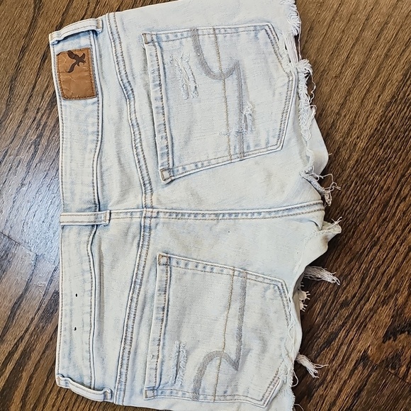 American Eagle Outfitters Light Wash Distressed Jean Shorts - Picture 4 of 12